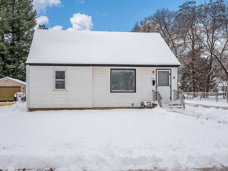 1st image of 1003 E Hosmer St