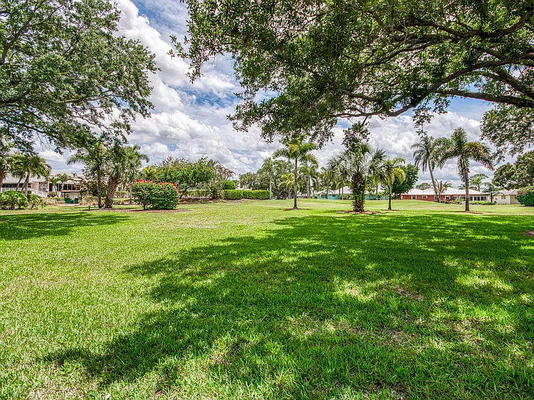18081 SE Country Club Dr #16-151 — Photo 18