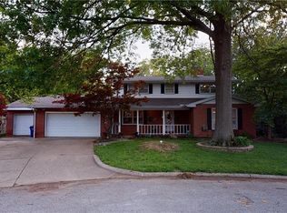 3011 E Lynnwood Dr, Decatur, IL 62521