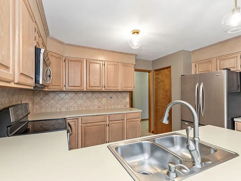 3293 Greenleafe Dr — Photo 4