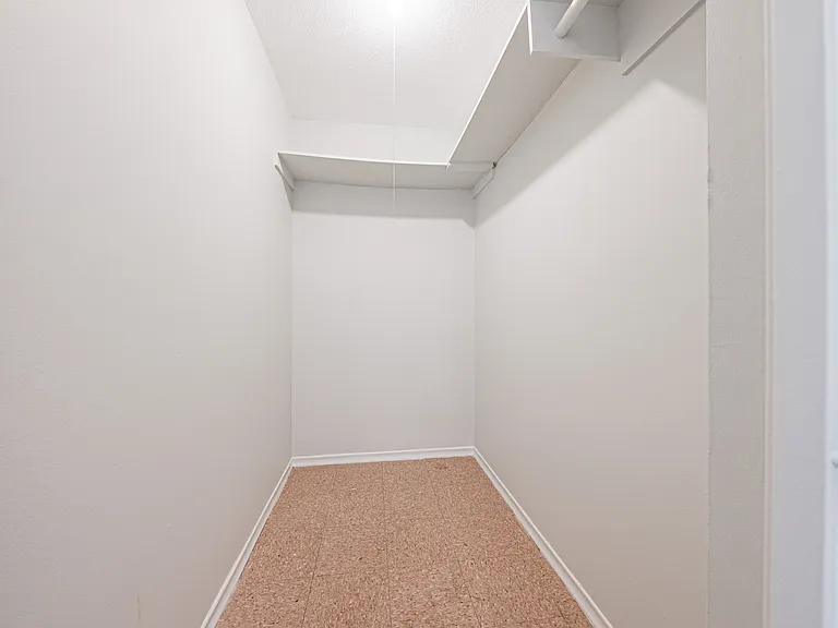 2220 Marine Dr — Photo 45