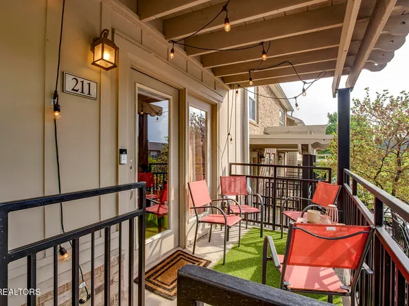 3914 Cherokee Woods Way APT 211, Knoxville, TN 37920