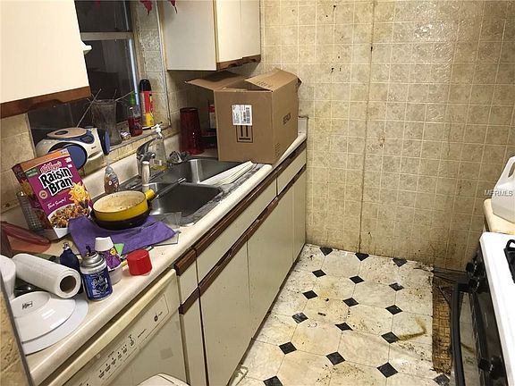 3rd image of 617 Depugh St