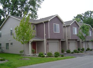 7160 Colosseum Dr, Rockford, IL 61107