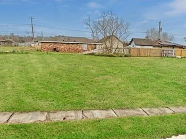 3108 Guerra Dr, Violet, LA 70092