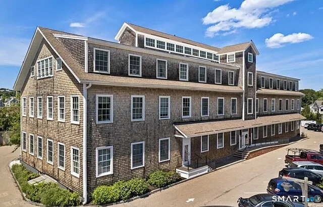 1 bed, 833 sqft, $3,300 — Photo 1