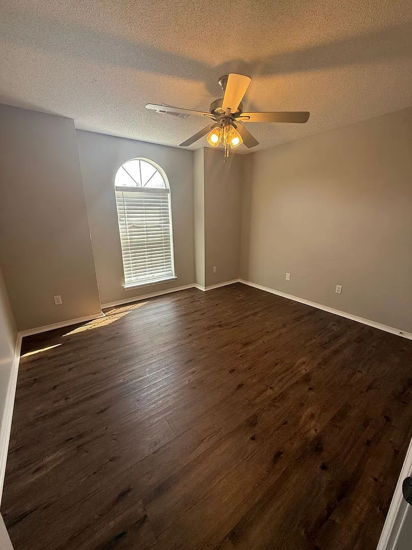 161 Ridgecrest Drive — Photo 4