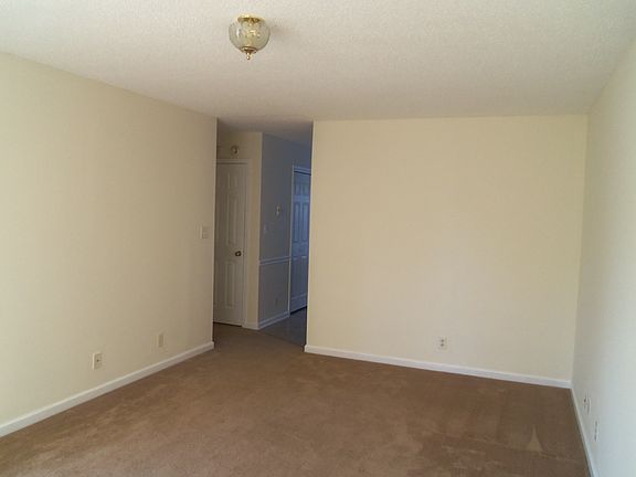2nd image of 1043 Roedeer Dr