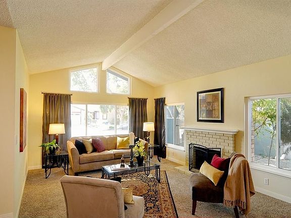 4th image of 105 Drakes Ct