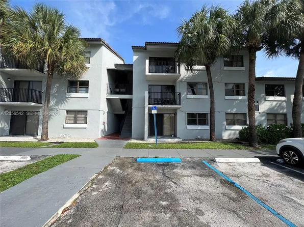 7235 NW 179th St APT 104, Hialeah, FL 33015