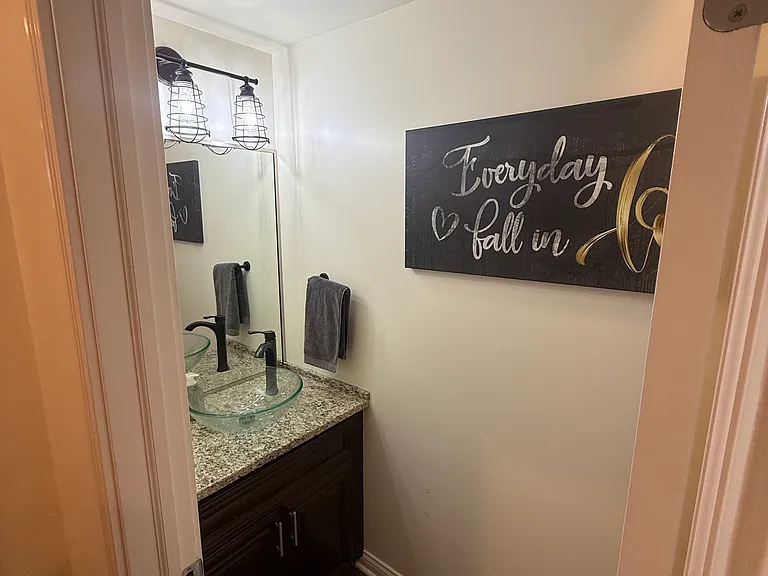 350 N Meridian St #208 — Photo 14