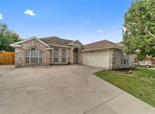 5300 Paulie Dr, Denton, TX 76208