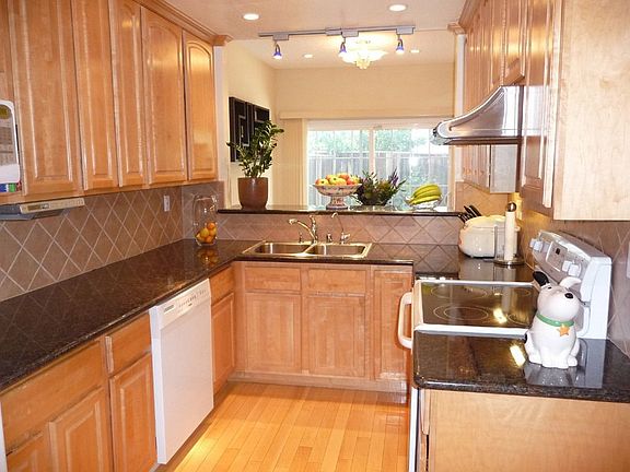 5th image of 1285 Crestpoint Dr