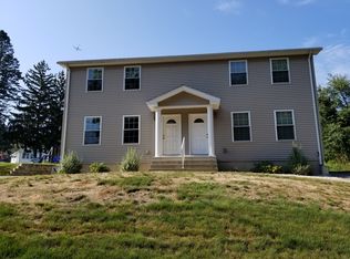34 Old Fuller Rd #34, Chicopee, MA 01020