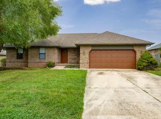 3525 W Village Ter, Springfield, MO 65810