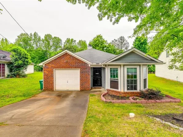 6592 Browns Mill Ferry Dr, Lithonia, GA 30038
