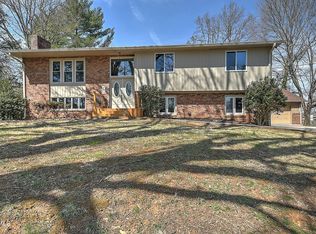 203 Windmere Pl, Kingsport, TN 37664