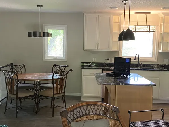 625 Sand Creek Dr NW, Coon Rapids, MN 55448