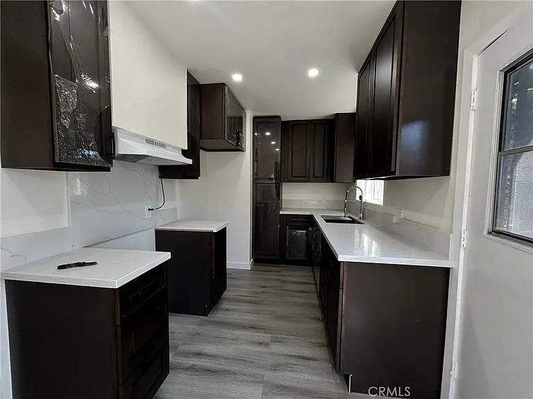 8160 Victoria Ave #A — Photo 2