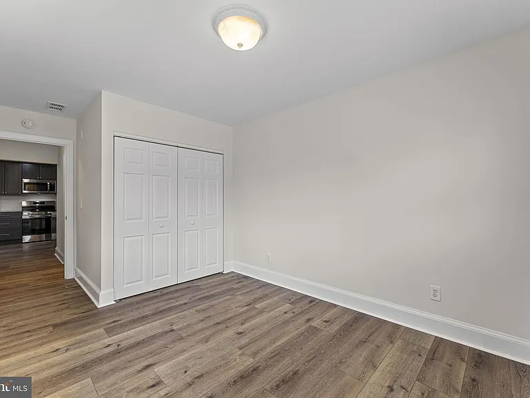 116 E King St — Photo 15