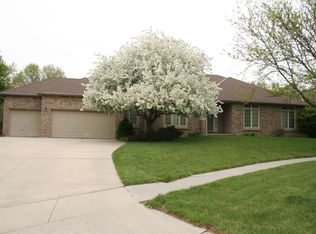6720 Park Crest Ct, Lincoln, NE 68506
