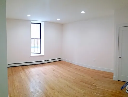 Rented by Uptown Flats LLC | media 33