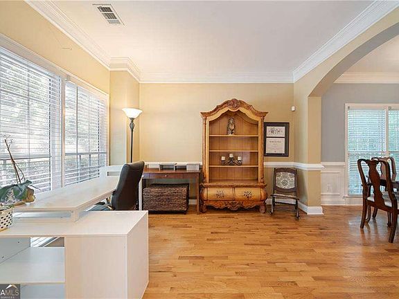 3rd image of 2499 Emerald Ridge Ct NE