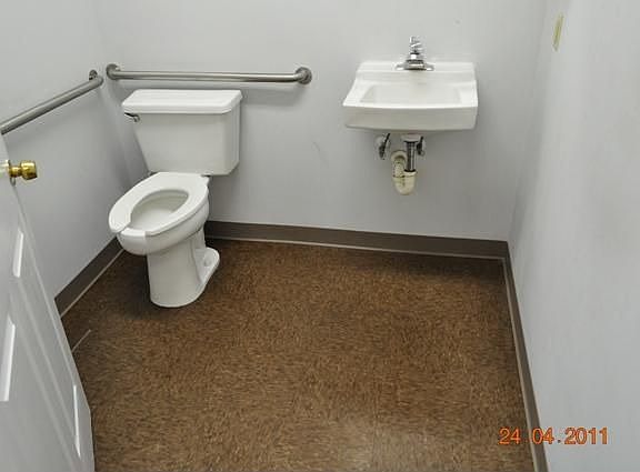 4th image of 265 Bay Pines Rd