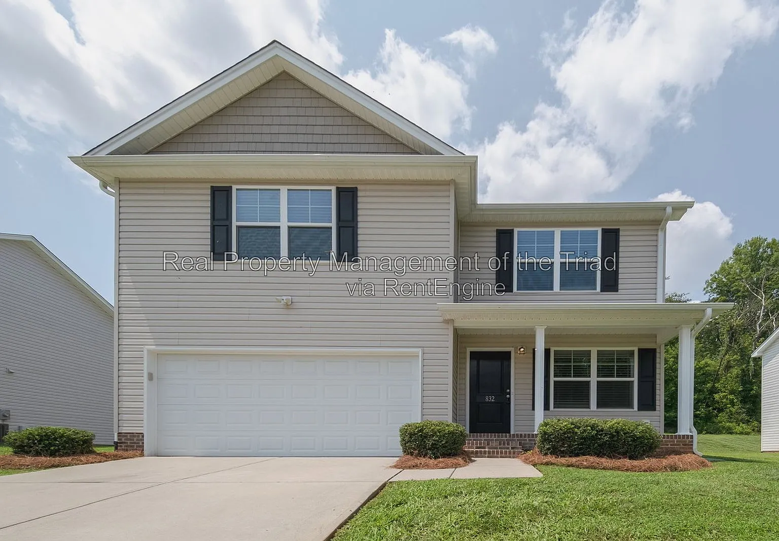4 bed, 2.5 bath, 2033 sqft, $1,925 — Photo 1