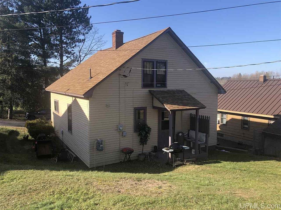 2nd image of 225 Gold St