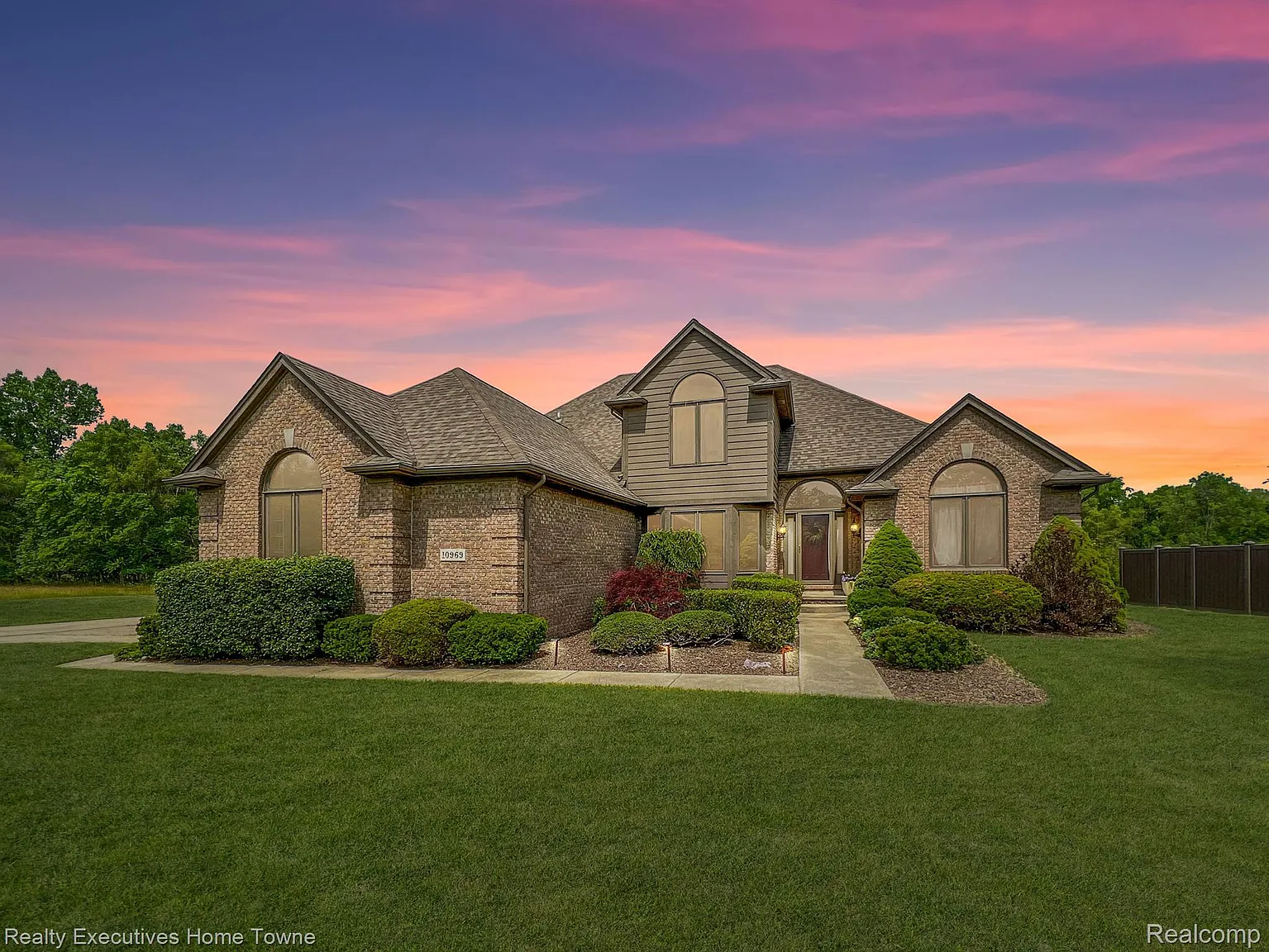 10969 Chicago Rd photo 1