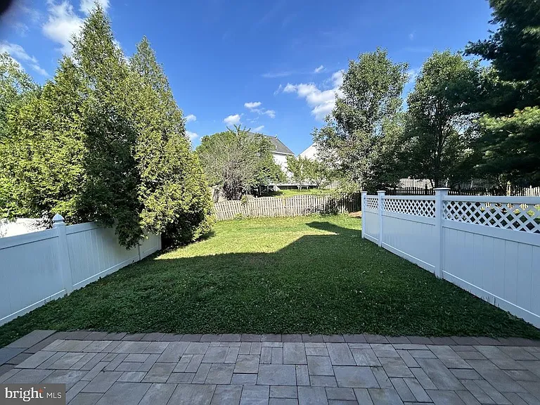 2623 Virginia Ln — Photo 4