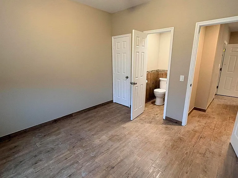 225 Victory Blvd #2 — Photo 8