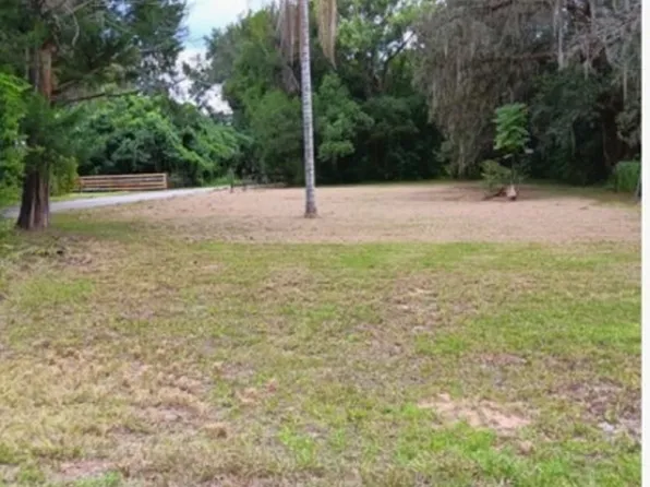 8398 E Magnolia St, Floral City, FL 34436