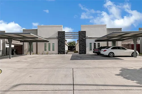1012 E La Cantera Ave #4 Photo 1