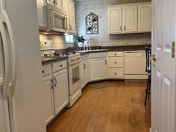 5th image of 6050 Triple Crown Cir