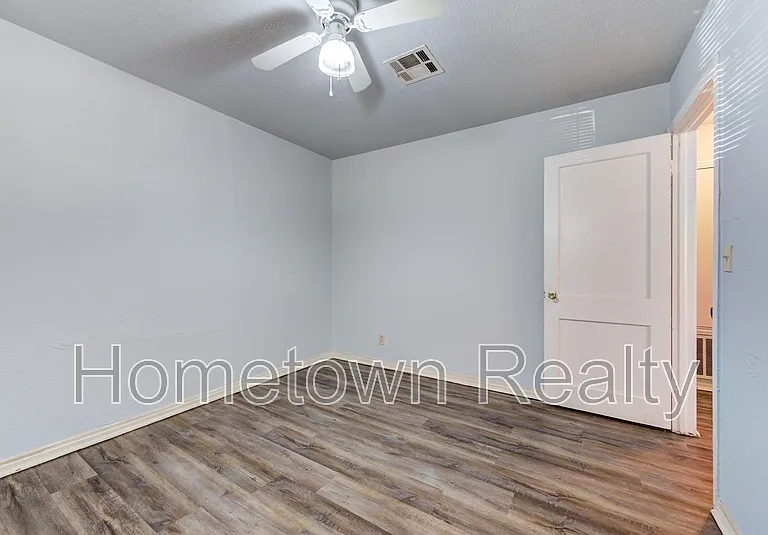 9809 N McKinley Ave — Photo 18