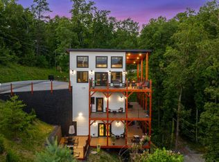 1040 Old Cartertown Rd, Gatlinburg, TN 37738