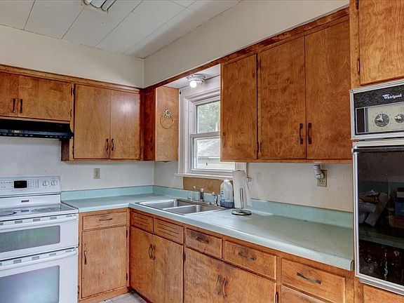 12th image of 519 W 12th Avenue