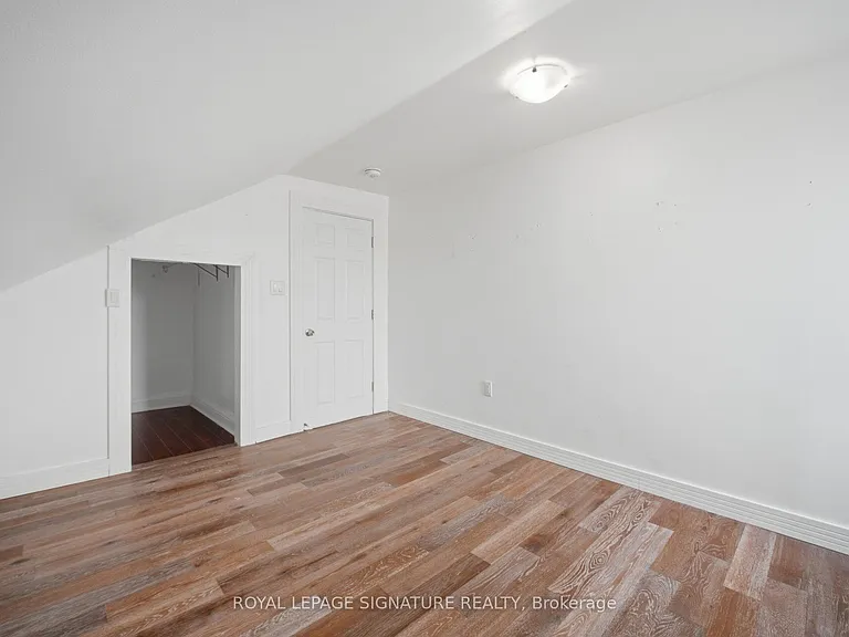 3331 Dundas St W — Photo 21