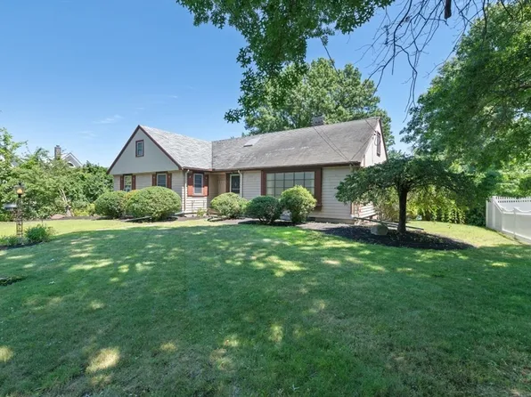 253 Pond St, Winchester, MA 01890