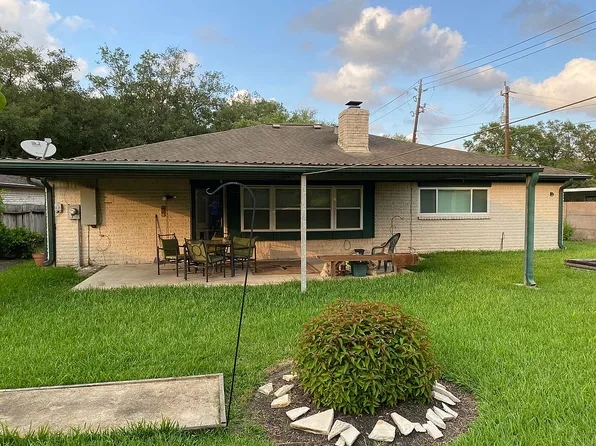 16650 Seawolf Dr, Houston, TX 77062