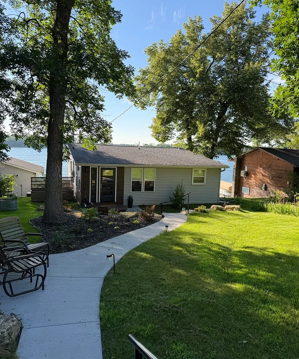 2 bed, 1952 sqft, $2,950 — Photo 1