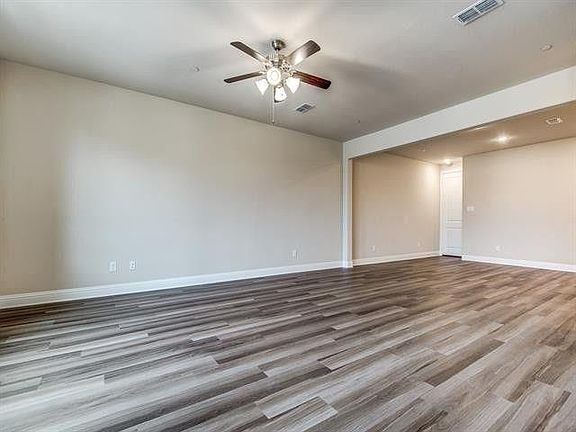 5th image of 1008 Foxglove Dr