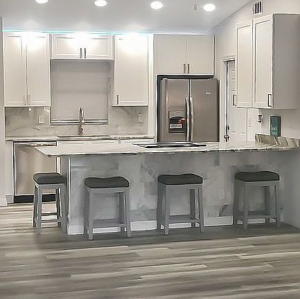 3rd image of 731 Fleming Ave