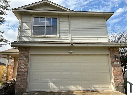 1712 Lady Grey Ave — Photo 1