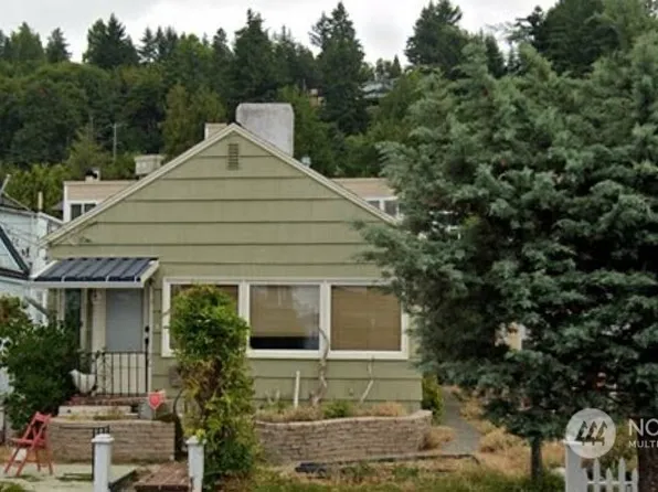 4110 Beach Drive SW, Seattle, WA 98116