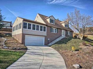 128 Briarwood Ct, Camp Hill, PA 17011