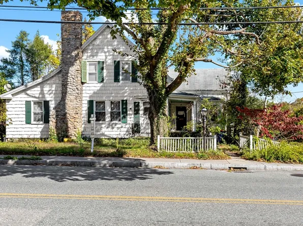 437 Main St, Wareham, MA 02571