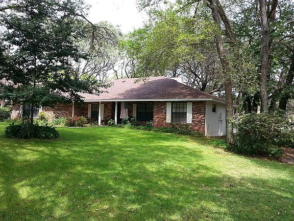 3rd image of 4817 Rolling Oak Dr